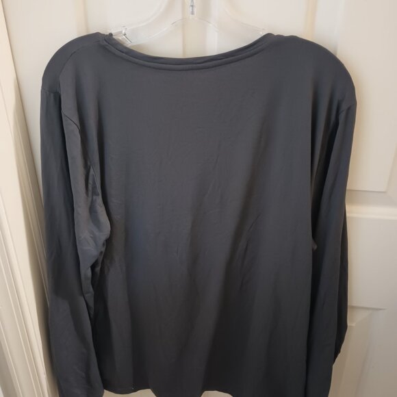 Women's XXL base layer shirt - Duluth Trading - Picture 2 of 3